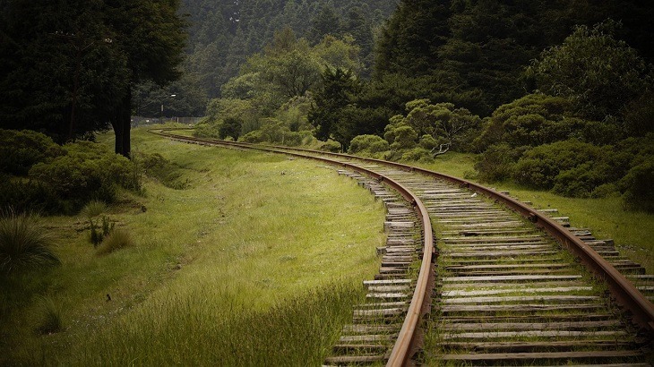 Kya ek insan Taqdeer kay hathon majbour hai?